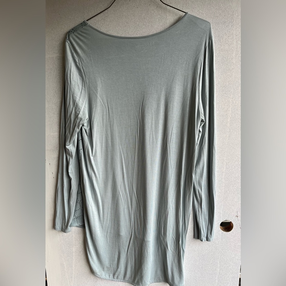 Soft Surroundings Laser Cut Long Sleeve Blouse Lg - Picture 2 of 3